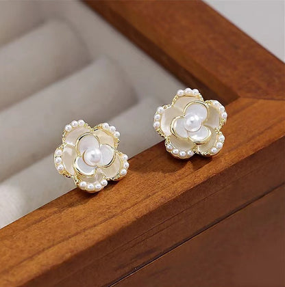 Women's Pearl Flower High-grade Minority Elegance Retro Earrings