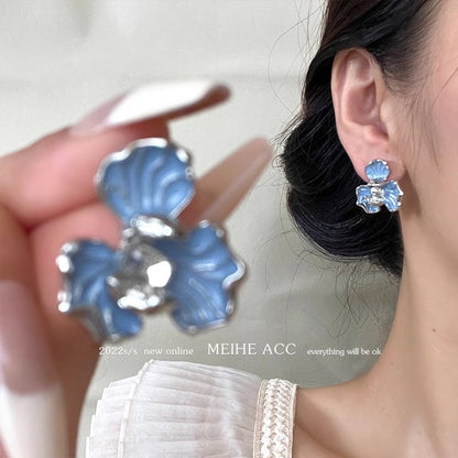 Women's Sier Needle Fresh Flower For Trendy Earrings