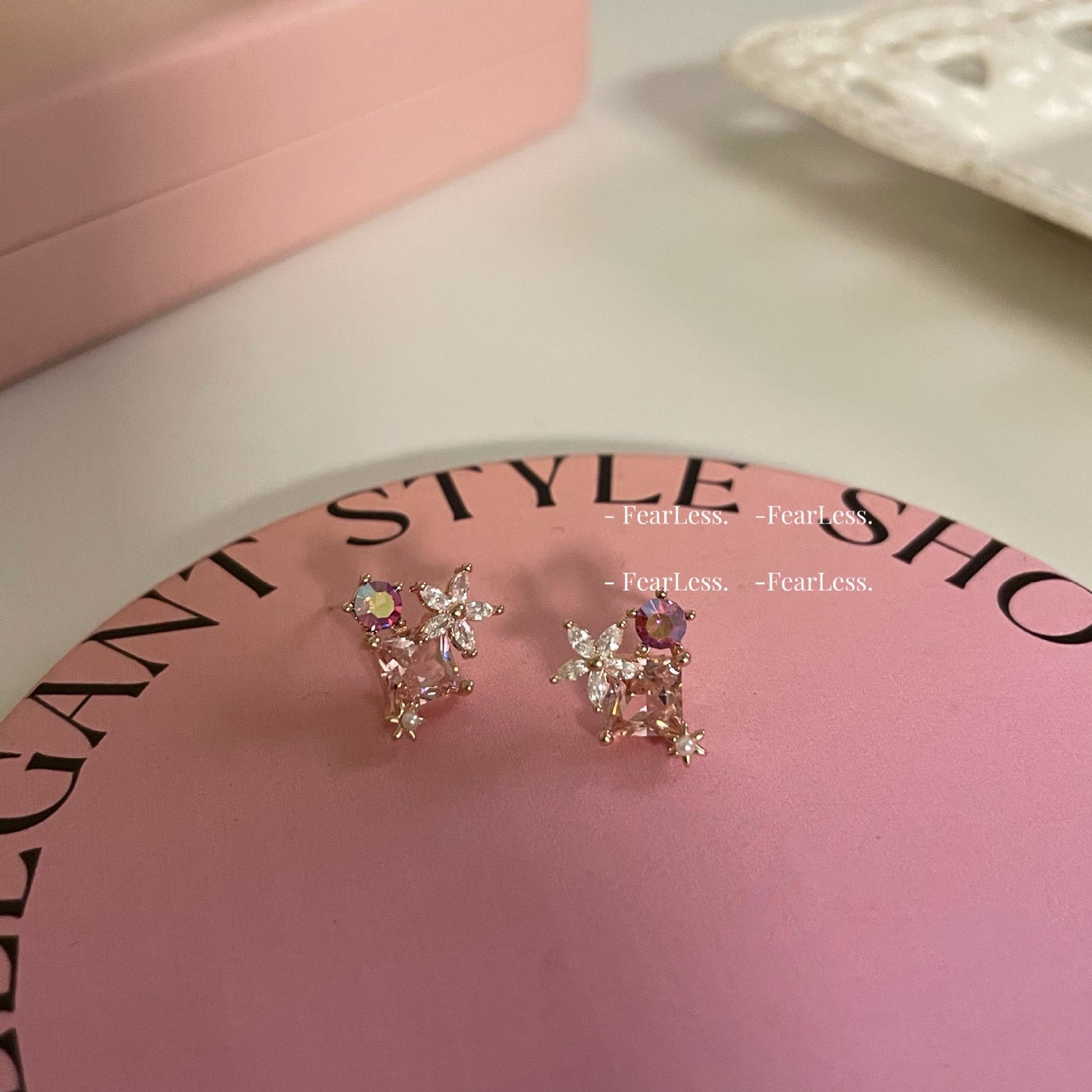 Niche High-grade Ear Pink Bright White Zircon Clip Without Earrings