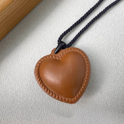 Design Large Black Peach Heart Adjustable Fashionable Necklaces