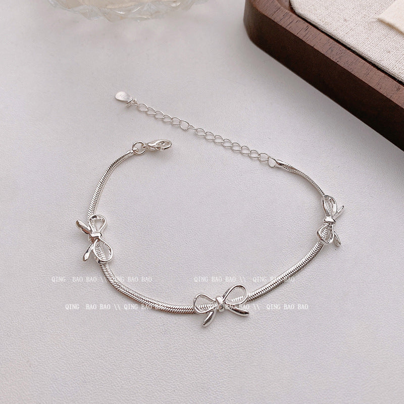 Women's Style Love Camellia High Sense Light Bracelets