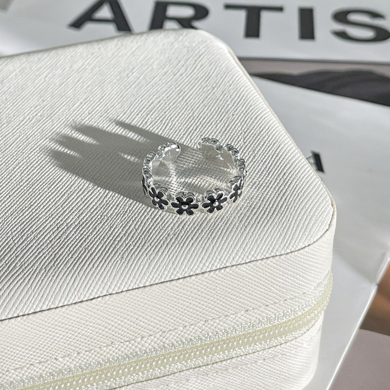White Bow Geometric Open Female Personality Rings