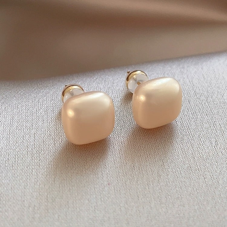 Exquisite High-grade Square Pearl Female Light Earrings