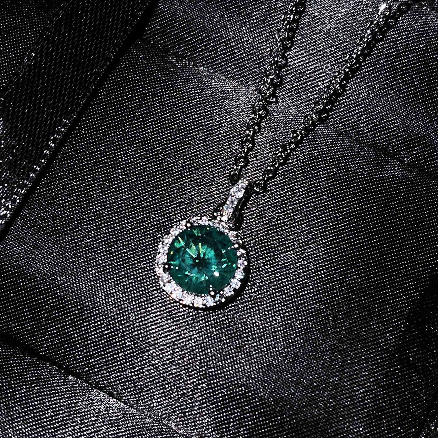 Live Streaming Maldives Blue Green Diamond Deer Pendants