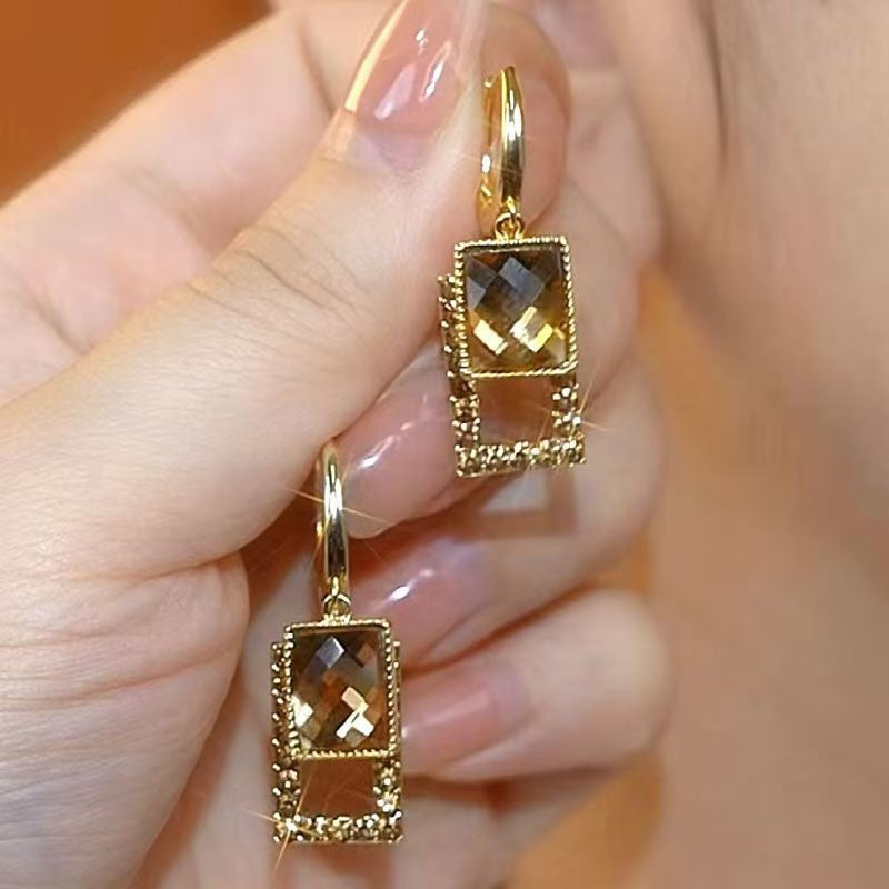 Women's Luxury Retro Zircon Advanced Design Sense Small Unique Earrings