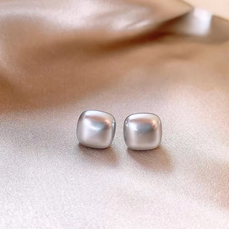 Fashion Square Female Small High-grade Temperament Earrings