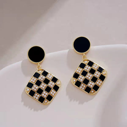 Women's Style Chessboard Plaid Love Heart Elegant Earrings