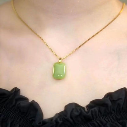 Women's Light Such Event Emerald Green White Necklaces
