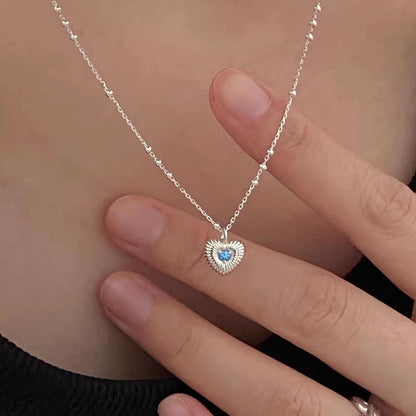 Sier Vertical Small Heart Female Design Personality Necklaces