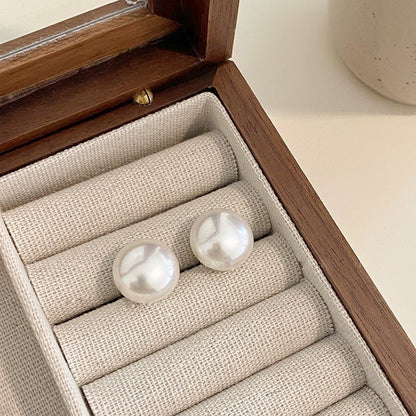 Women's Style Pearl French Retro Hepburn Simple Earrings