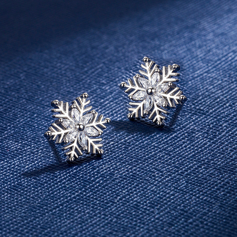 Women's Chain Creative Sweet Snowflake Eardrops Ear Pendants