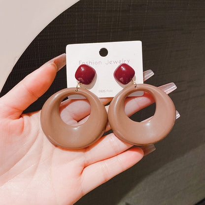 Retro Cream Big Circle Round Exaggerated Modern Earrings