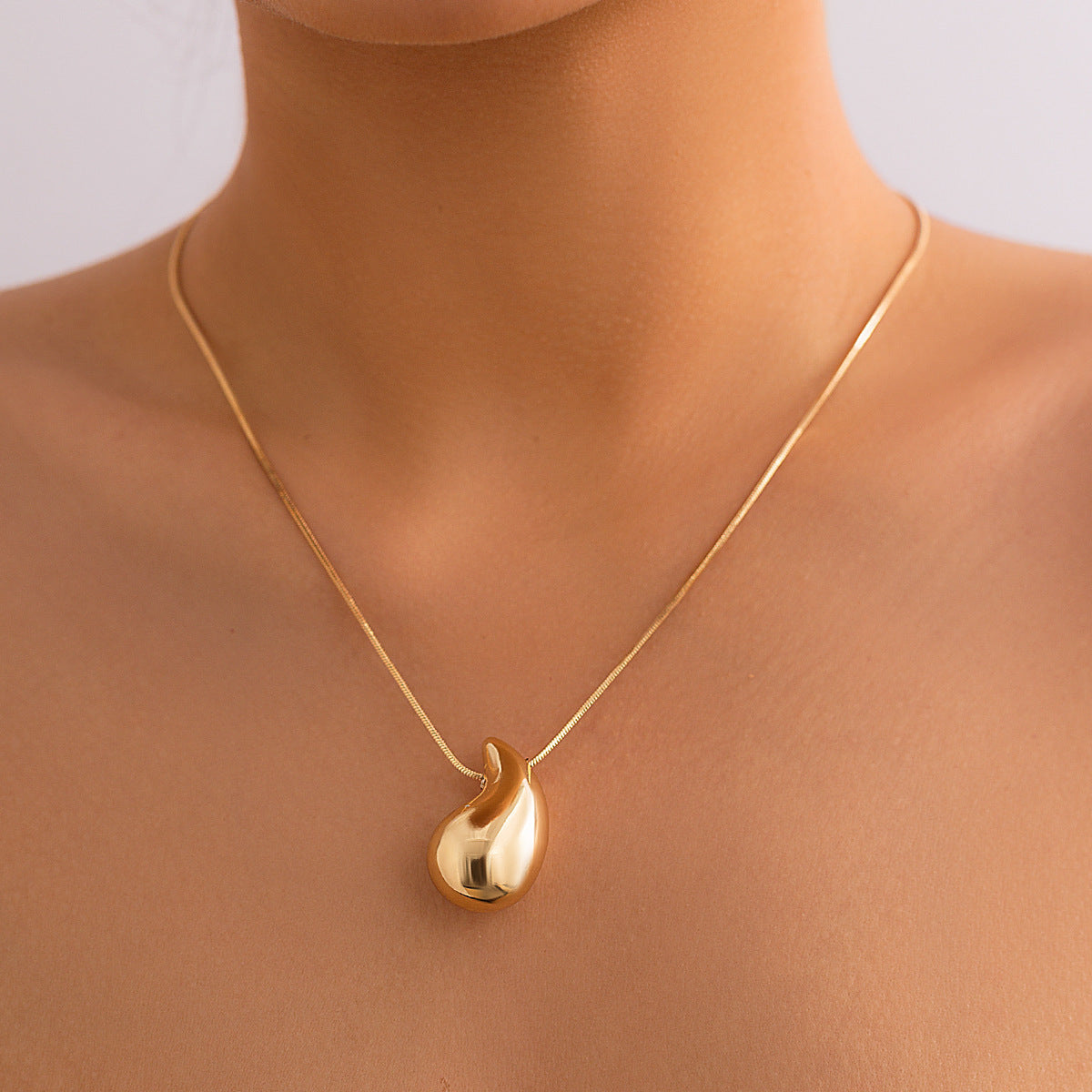 Women's Glossy High Sense Niche Design Snake Necklaces