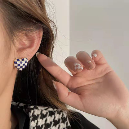 Plaid Love Heart Female Niche Design Earrings
