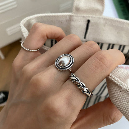 Women's Retro Fashion Oval Open-end Personality Hip Rings