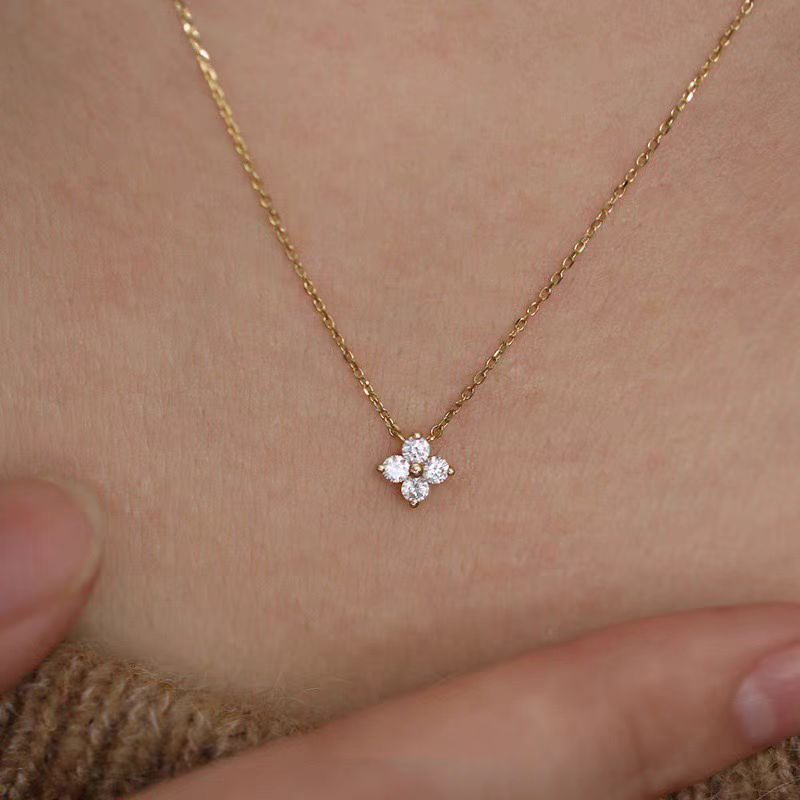 Women's Lucky Four-leaf Clover Small Clavicle Chain Light Luxury Necklaces