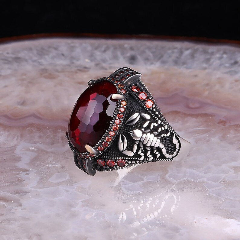 Men's Personality Retro Punk Colorful Gem Scorpion Rings