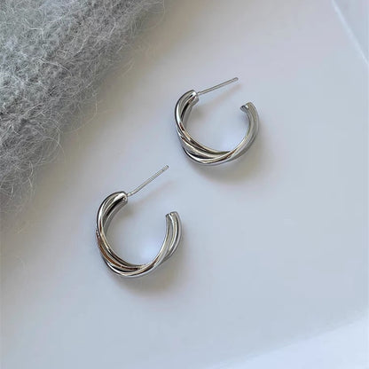 Women's Retro Golden Style Hoop High Sense Ear Earrings