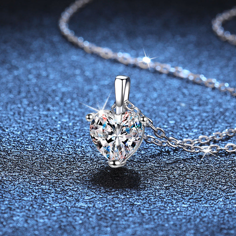 Women's Sier Simple Temperament Shaped Heart Moissanite Necklaces