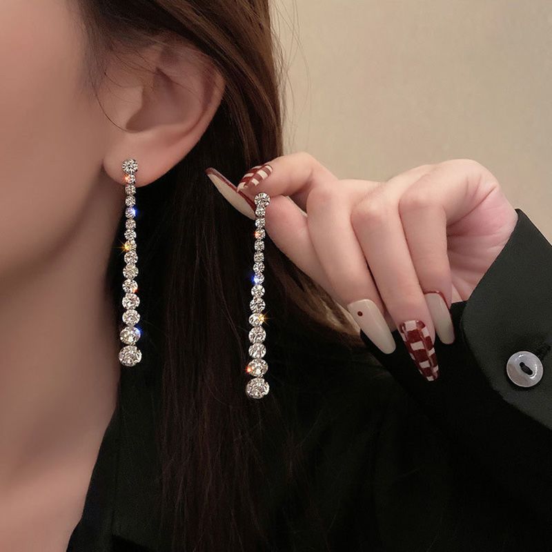 Women's Long Full Rhinestone Tassel Fashion Elegant Earrings