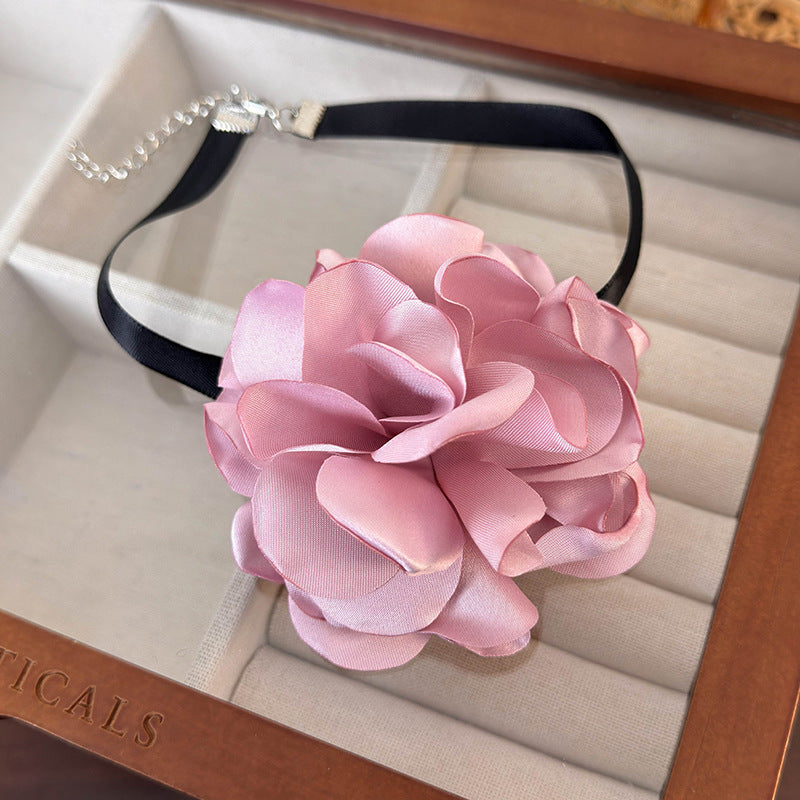 Women's Flower Collar Light Luxury Minority Neck Accessories Sweet Cool Necklaces