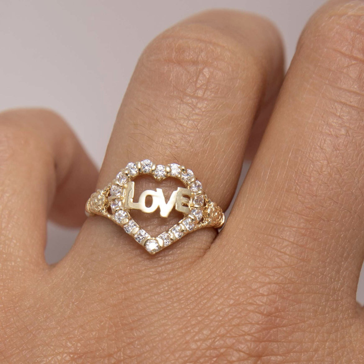 Copper Love Heart-shaped Advanced Inlaid Zircon Rings