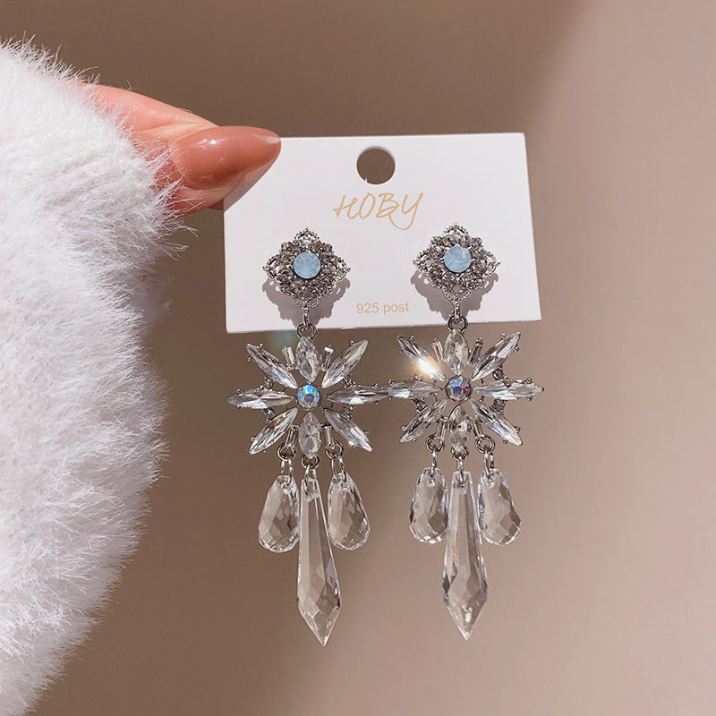 Needle Retro Minority Design Asymmetric Zircon Light Luxury Earrings