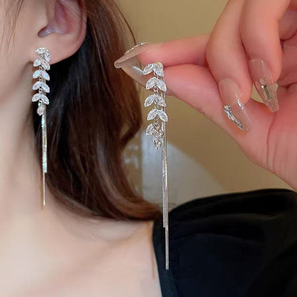 Temperament Sier Series Long Fringe Fashionable Classy Ear Earrings