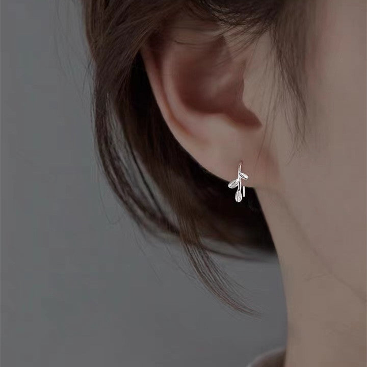 Women's Sier Leaf-shaped Temperamental Minority Design Ear Earrings