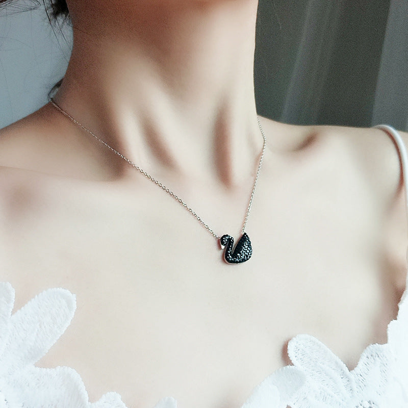 Colorfast Black Swan Female Clavicle Chain Necklaces