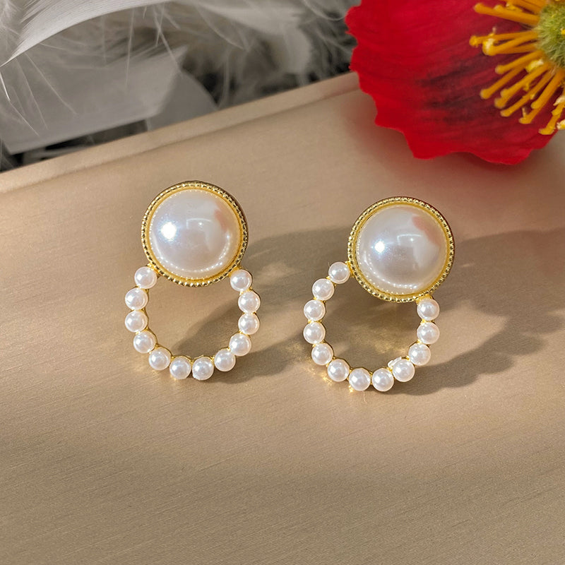 Women's Vintage Pearl Fashion High-grade Ear Clip Earrings