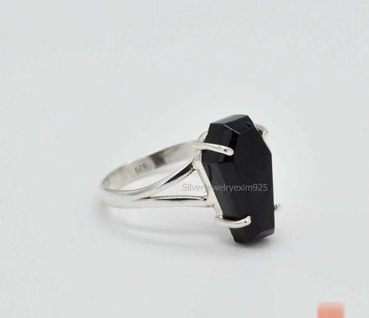 Women's Creative Style Inlaid Black Imitation Zirconium Rings