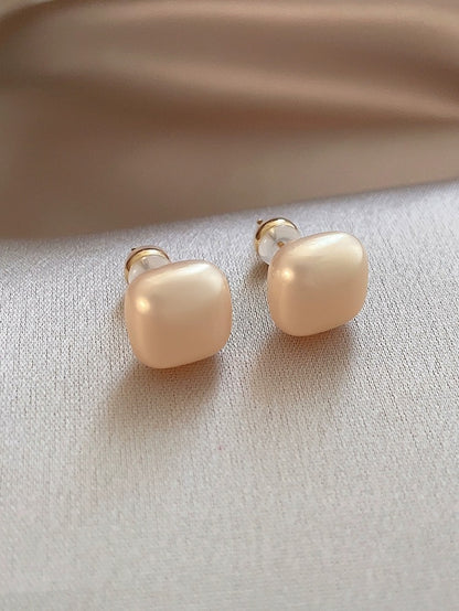 Exquisite High-grade Square Pearl Female Light Earrings