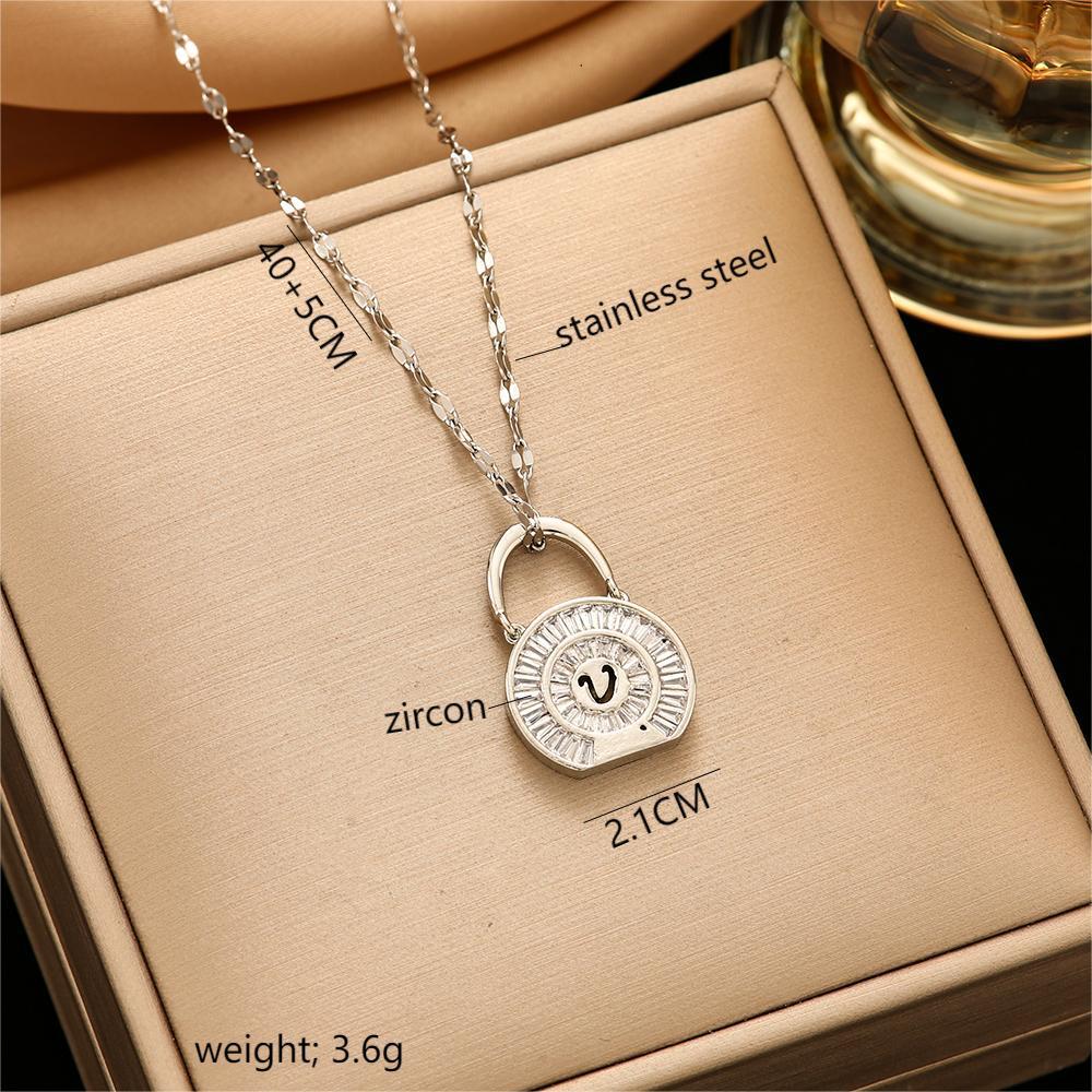 Women's Steel Ornament Design High-grade Light Luxury Necklaces