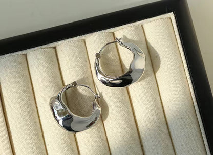 Metal Ear Shaped Simple Advanced Design Earrings