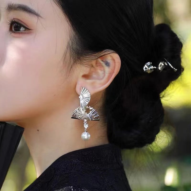 Women's Chinese Style Fan-shaped Pearl Retro Temperament Long Rings