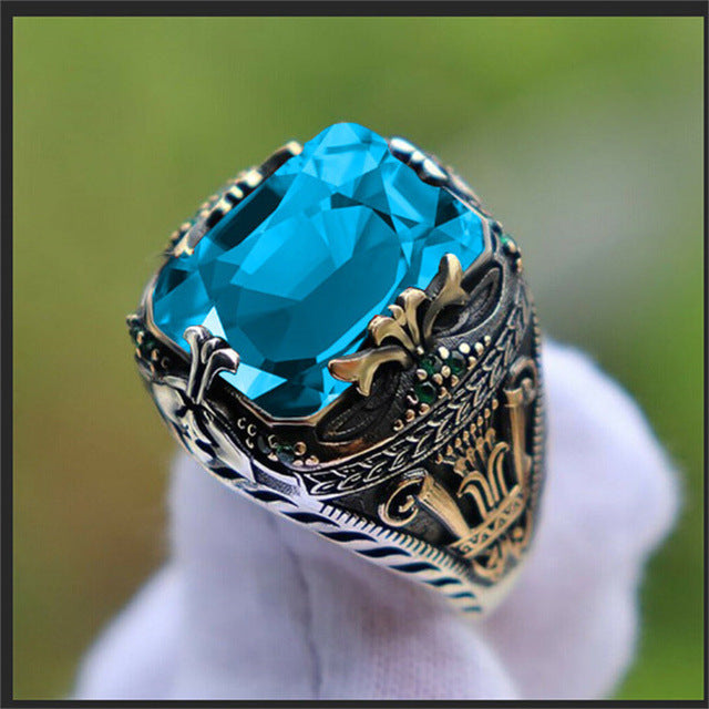 Men's Inlaid Emerald Luxury Personality Retro Domineering Attending Rings