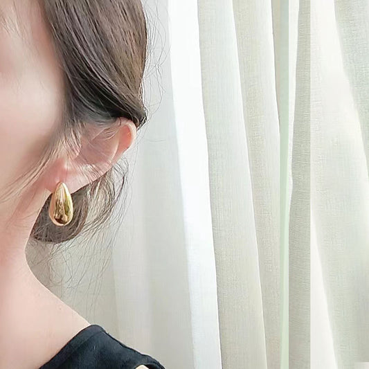 Fashion Style Metal Glossy Surface Water Drop Bean-shaped Earrings