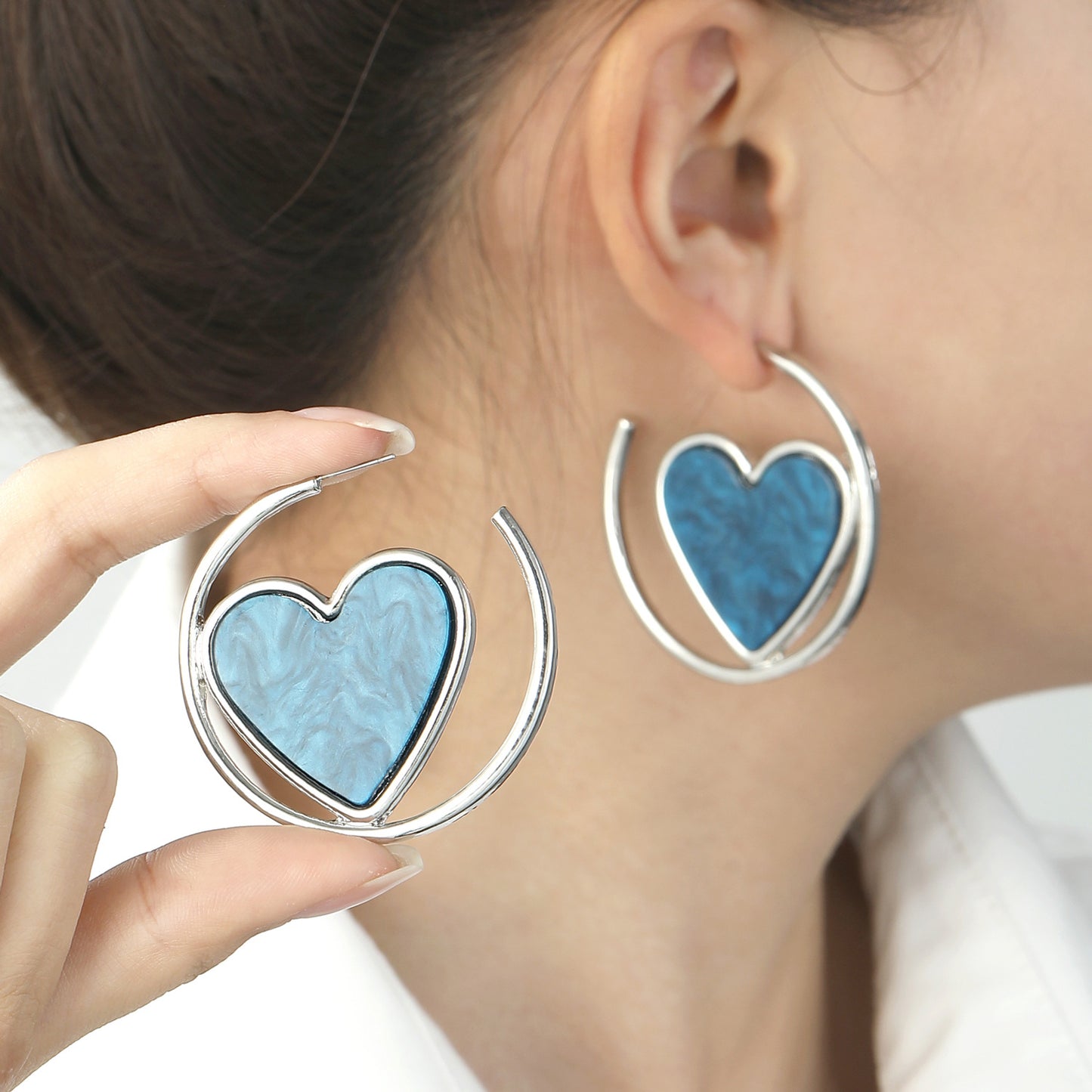 Women's Exquisite Love Heart Simple High-grade Ear Earrings