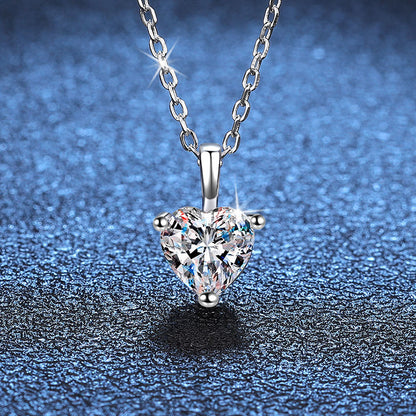 Women's Sier Simple Temperament Shaped Heart Moissanite Necklaces