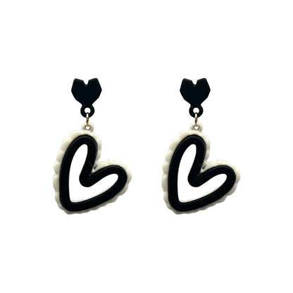 Heart Shape Black White Color Classic Earrings