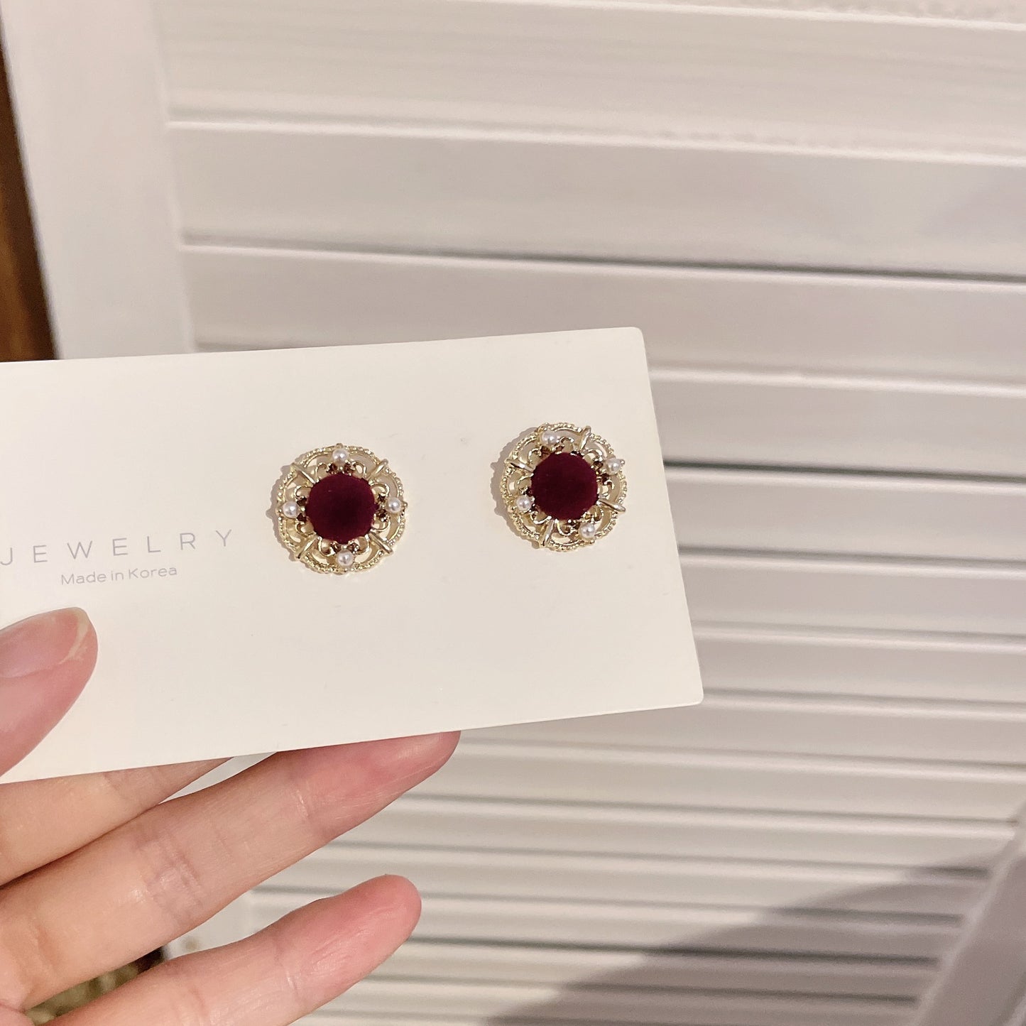 Retro Exquisite Veet Wine Red Female Niche Earrings