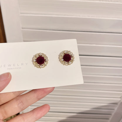 Retro Exquisite Veet Wine Red Female Niche Earrings