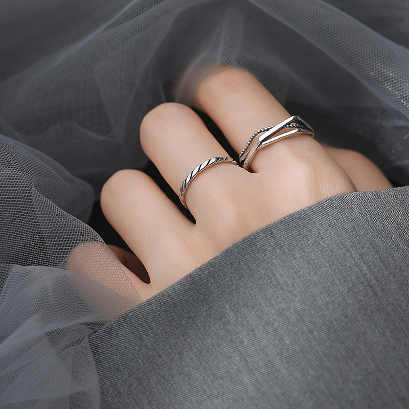 Women's Simple Retro Cold Wind Thread Wave Rings