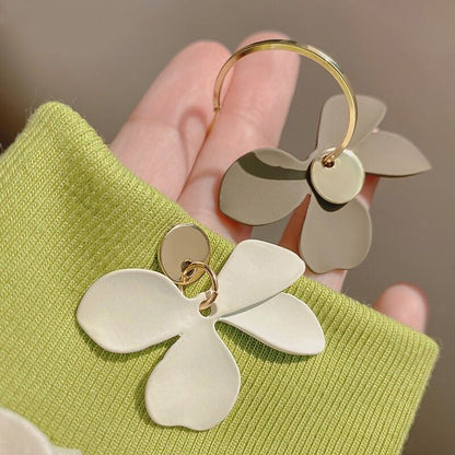 Women's Sier Asymmetric Flower High Sense Design Rings