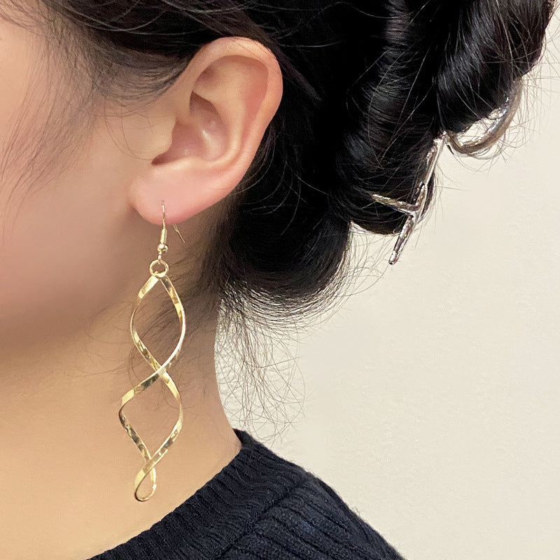 Personality Spiral Curved Wave Curve Temperamental Minority Design Sense Earrings