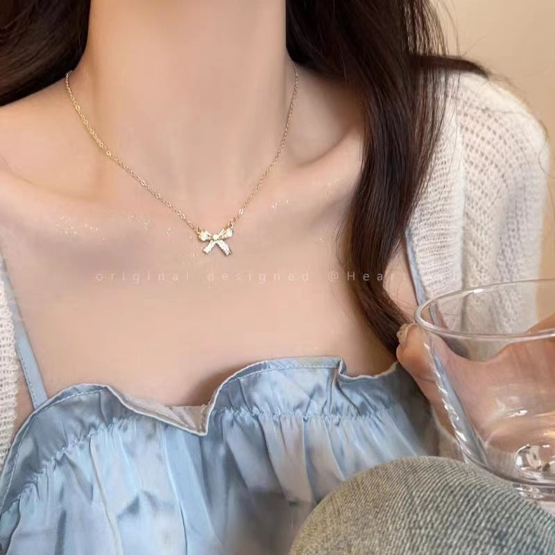 Women's Pearl Ornament High-grade Design Elegant Heart Clavicle Necklaces